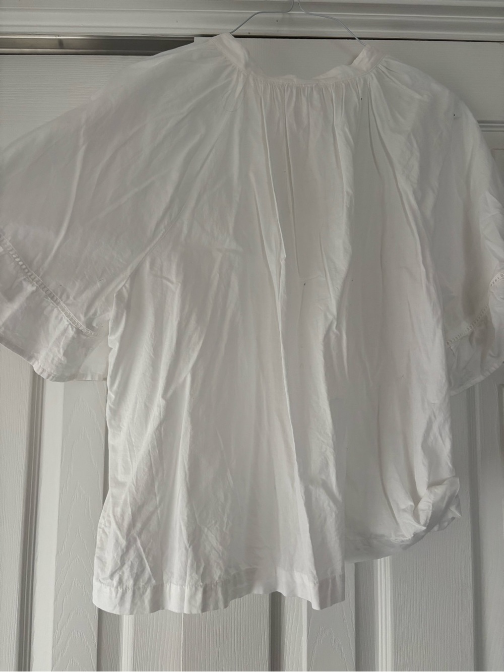 GAP White Eyelet Tie-Front Flutter Sleeve Blouse - Picture 2 of 4